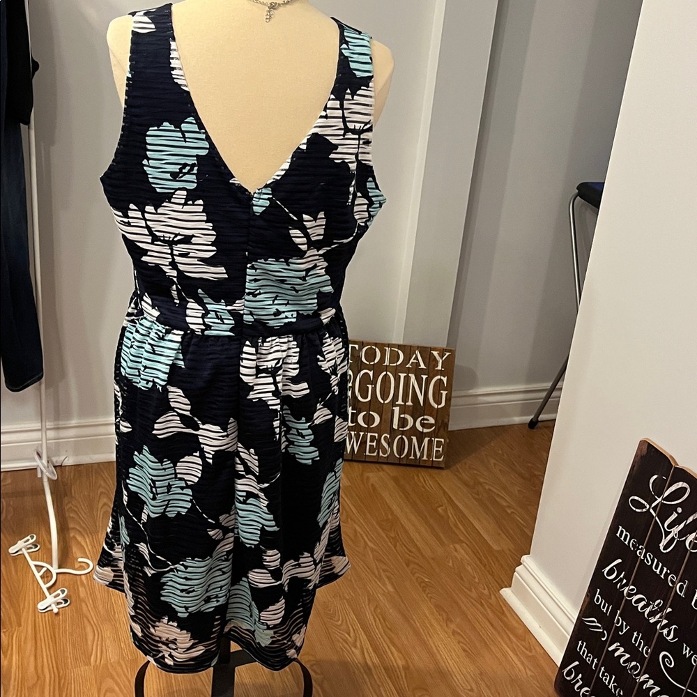 RICKIS blue white & green floral sleeveless summer dress size 16. - Picture 3 of 7